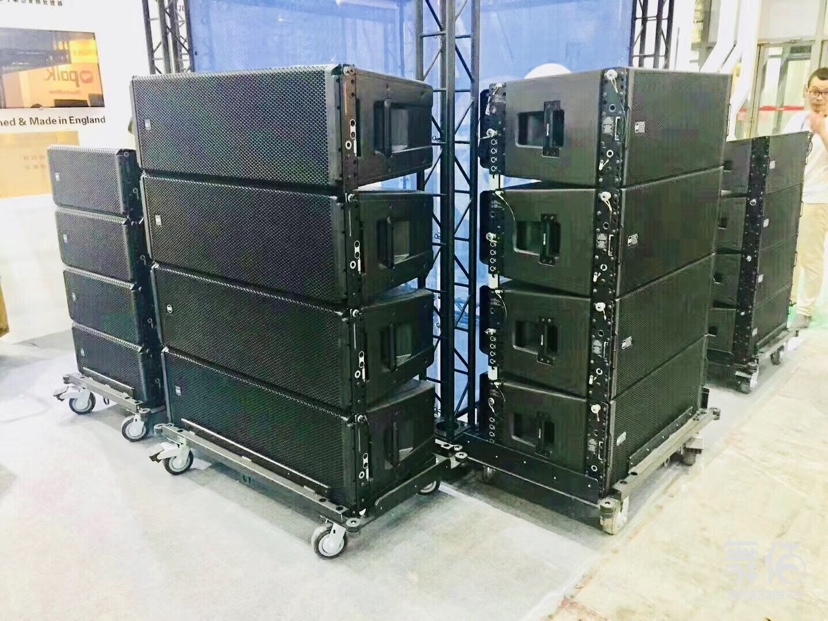 意大利RCF有源线阵音响与舞台灯光设备租赁服务